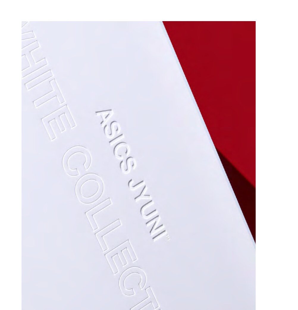 Gravierte Acrylglas-Präsentationsbox für ASICS über C-O.ORG